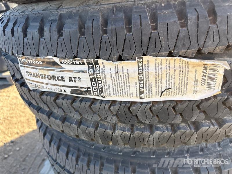  Quantity of High Rail Kits and 20 tires with rims  معدات النقل - غير ذلك