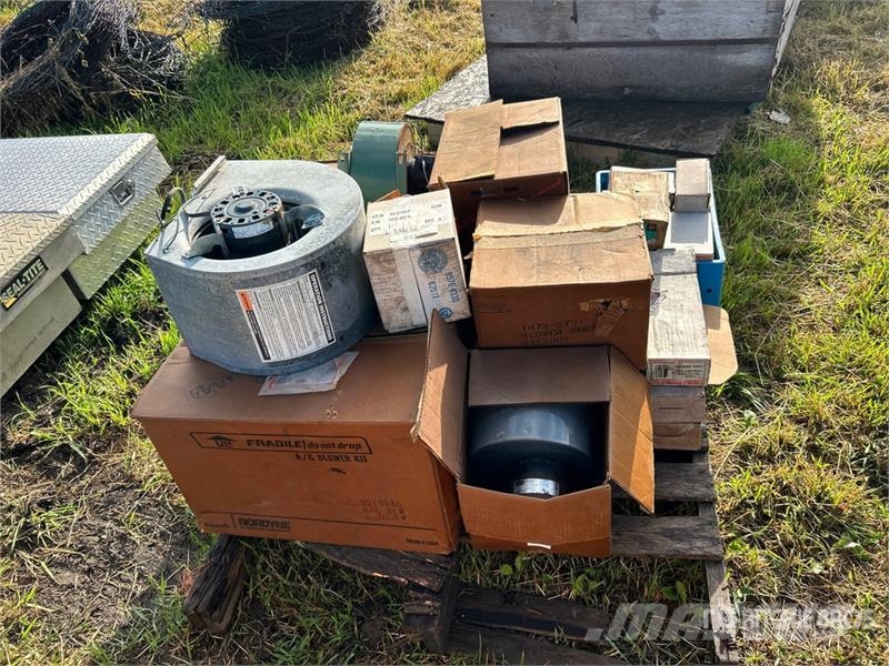  Quantity of HVAC Parts, Blower Motors & Honeywell  Drugi deli