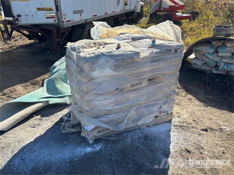 Quantity of Hydrated Lime Bags معدات البناء - غير ذلك