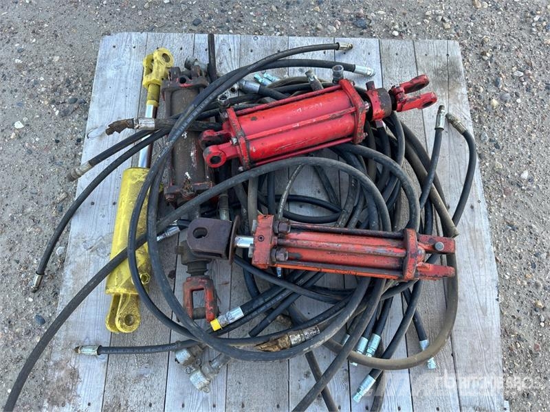  Quantity of Hydraulic Cylinders & Hoses Kiti naudoti statybos komponentai
