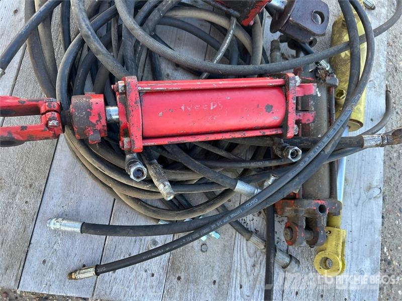  Quantity of Hydraulic Cylinders & Hoses Kiti naudoti statybos komponentai