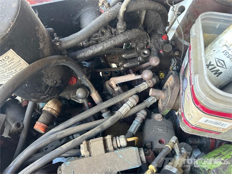 Quantity of Hydraulic Pumps, Hose & Control Valves Andre komponenter