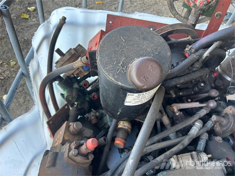 Quantity of Hydraulic Pumps, Hose & Control Valves Andre komponenter