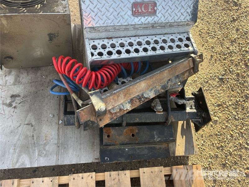  Quantity of Hydraulic Cooler and Parts Drugi deli