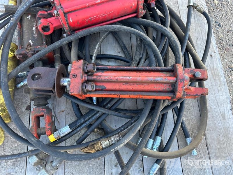  Quantity of Hydraulic Cylinders & Hoses Kiti naudoti statybos komponentai