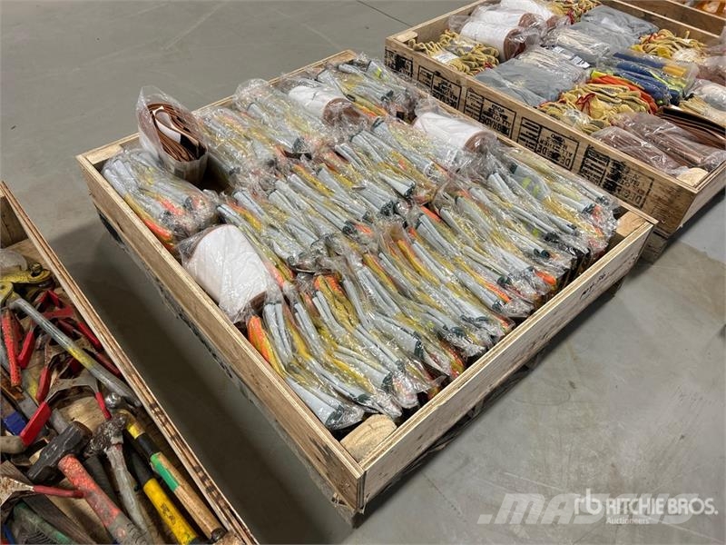  Quantity of Impact & Cut Resistant Work Gloves (Un مكونات أخرى