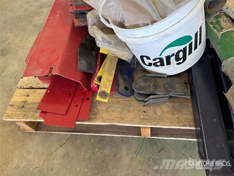  Quantity of Implement Parts Компоненты строительной техники