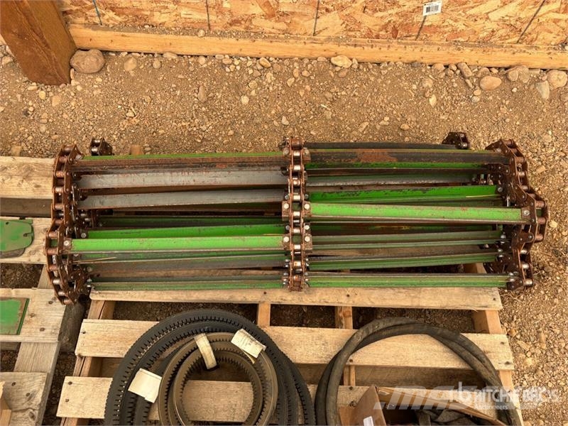 Quantity of John Deere Combine Parts Kiti naudoti statybos komponentai