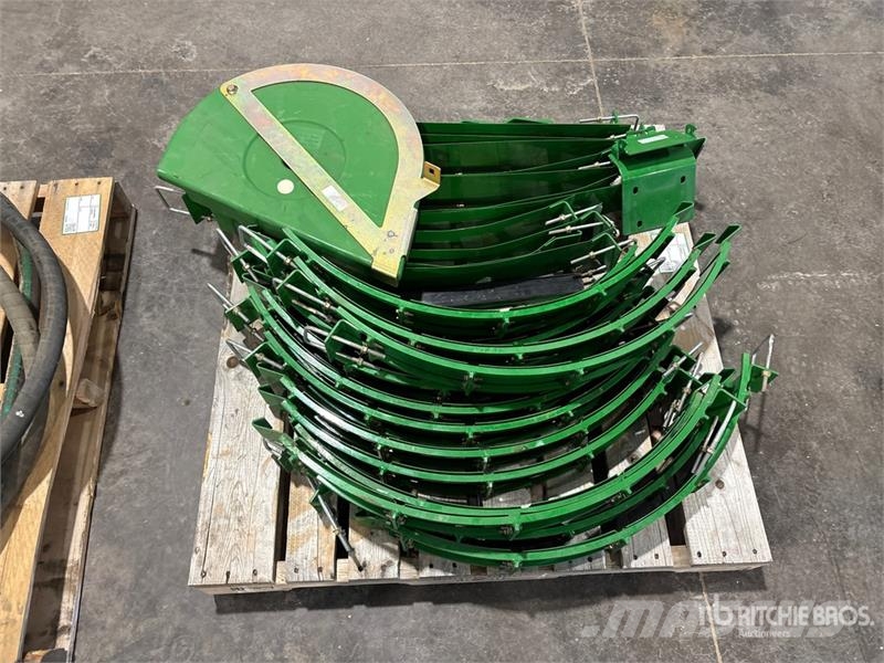 Quantity of John Deere STS/S Series Combine Parts Kiti naudoti statybos komponentai