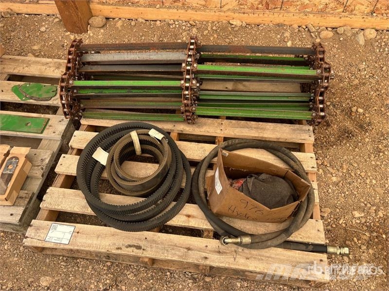 Quantity of John Deere Combine Parts Kiti naudoti statybos komponentai