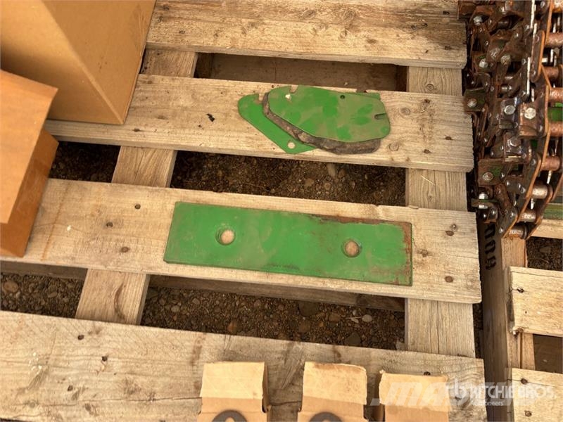 Quantity of John Deere Combine Parts Kiti naudoti statybos komponentai