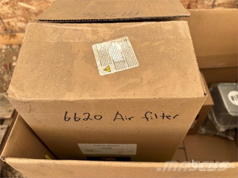 Quantity of John Deere Combine Parts Kiti naudoti statybos komponentai