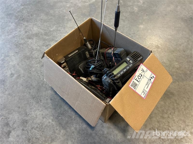 Quantity of Kenwood Radios Drugi deli