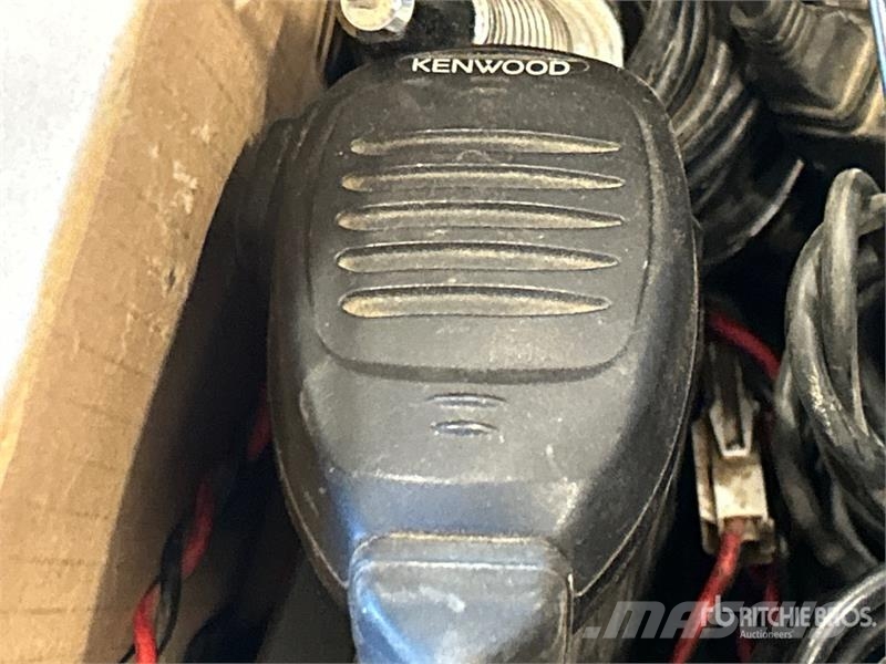 Quantity of Kenwood Radios Drugi deli