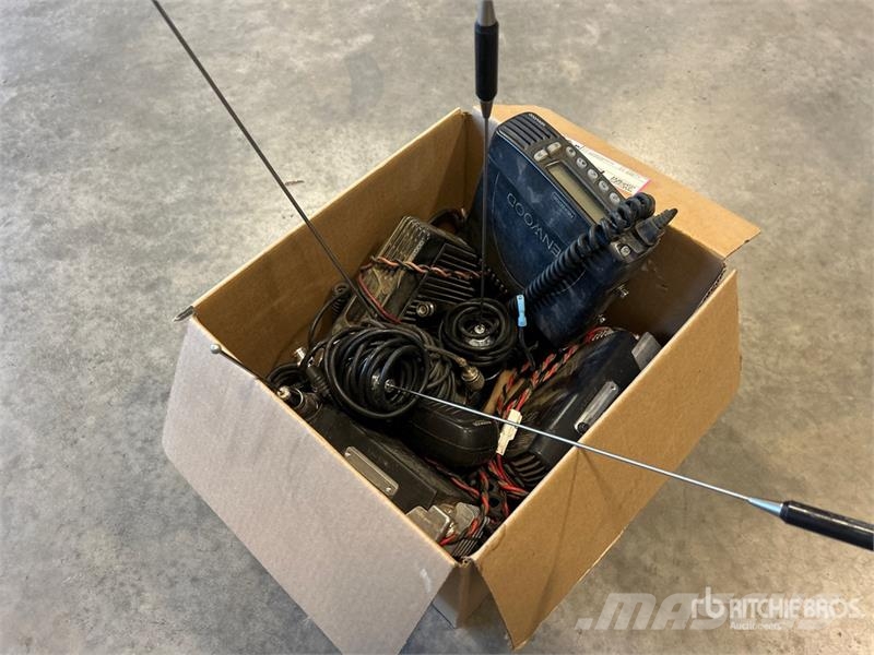 Quantity of Kenwood Radios Drugi deli