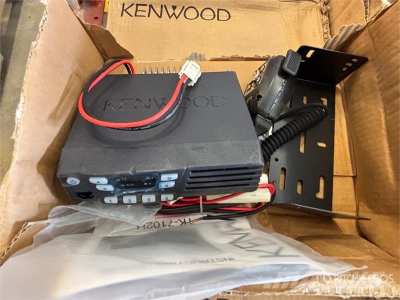 Quantity of Kenwood Truck Mount Radios مكونات أخرى