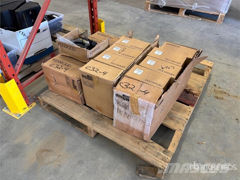Quantity of Kenwood Truck Mount Radios مكونات أخرى