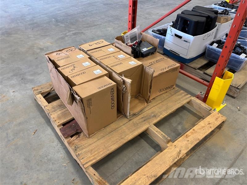 Quantity of Kenwood Truck Mount Radios مكونات أخرى