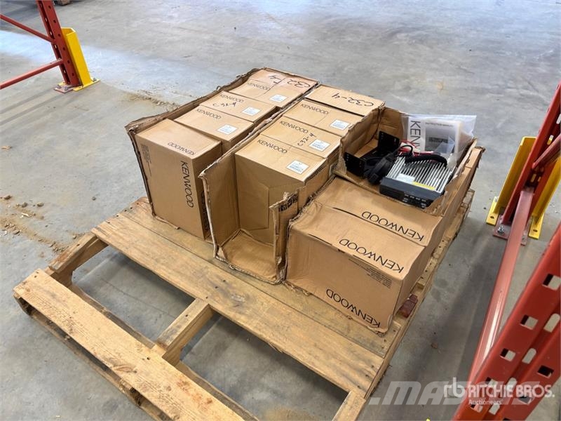 Quantity of Kenwood Truck Mount Radios مكونات أخرى