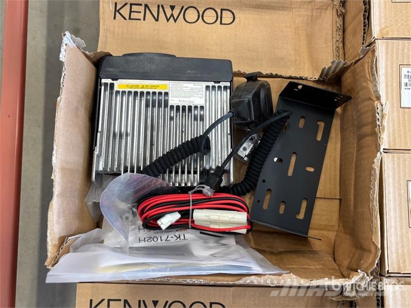 Quantity of Kenwood Truck Mount Radios مكونات أخرى