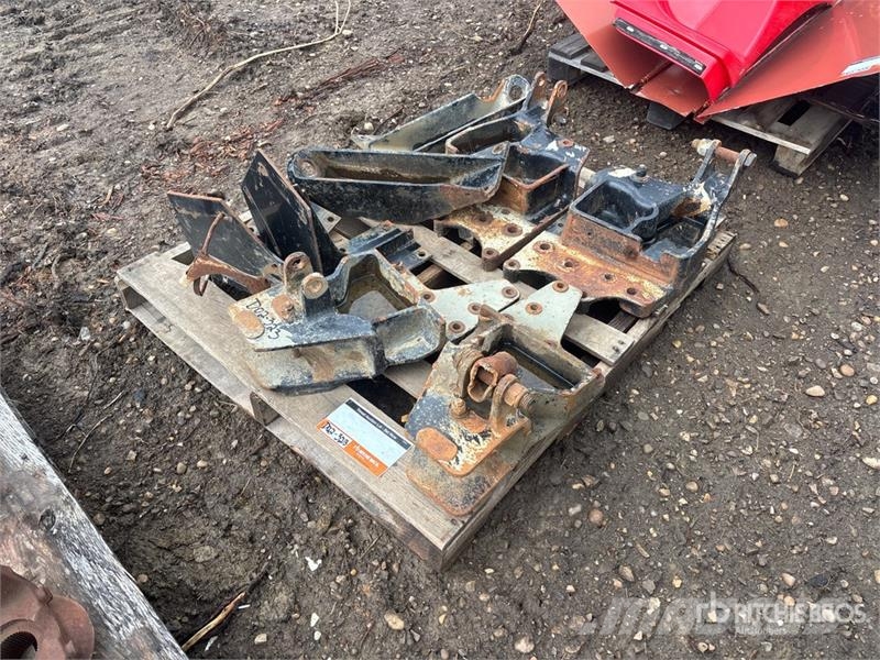 Quantity of Kenworth Engine Mount Brackets Ostale kargo komponente