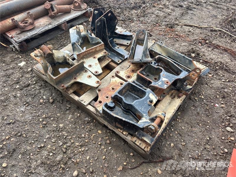 Quantity of Kenworth Engine Mount Brackets Ostale kargo komponente