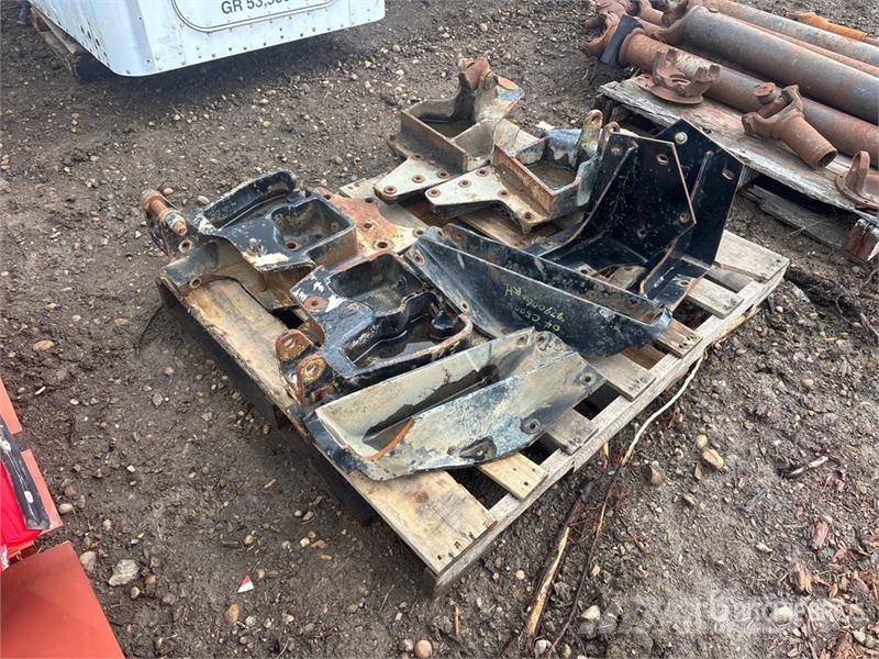 Quantity of Kenworth Engine Mount Brackets Ostale kargo komponente