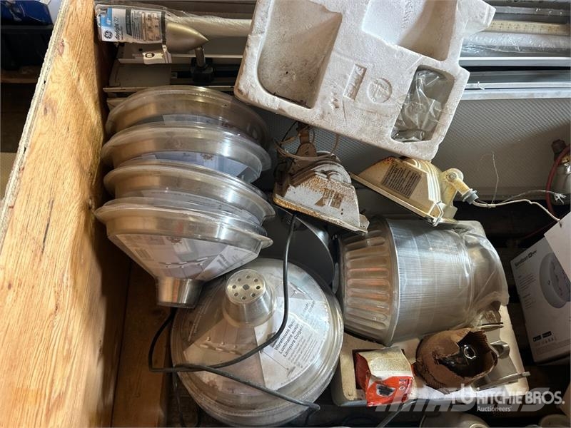 Quantity of Led Lights & Assembly Lighting Fixture Drugi deli