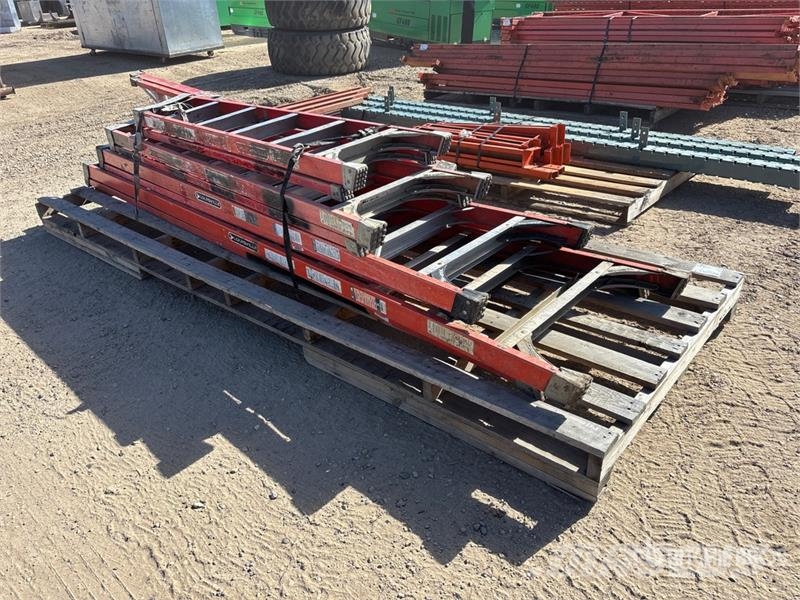 Quantity of Louisville Fiberglass Step Ladder Scale e piattaforme