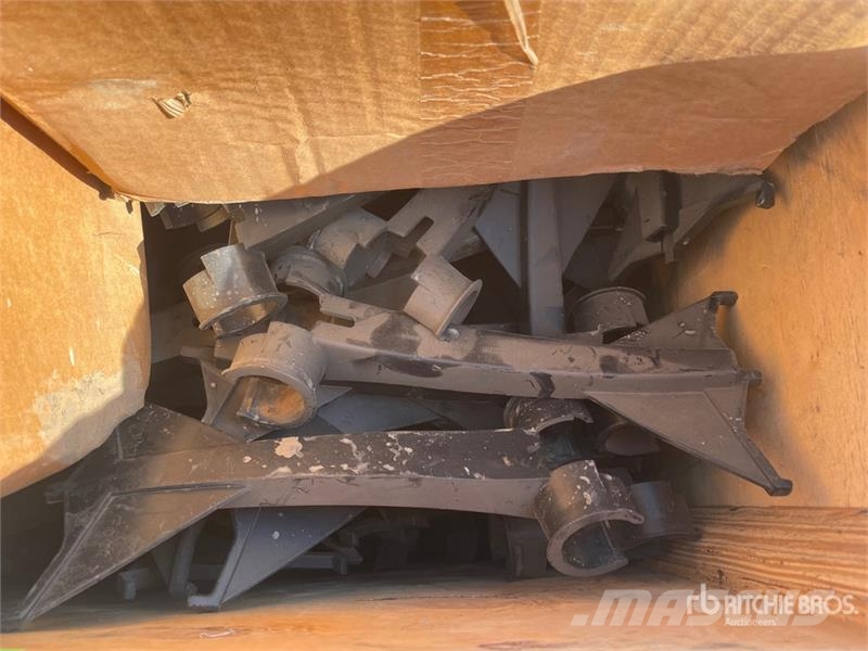 Quantity of MacDon Duck Feet Landbrug - Andet