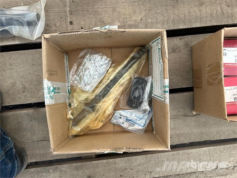  Quantity of MacDon Headers Parts - Fits MacDon FD7 Andre komponenter
