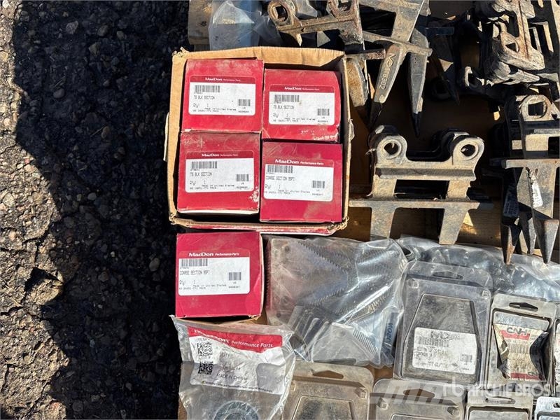 Quantity of MacDon Header Parts Andre komponenter