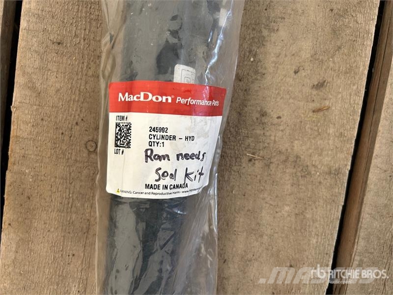  Quantity of MacDon Headers Parts - Fits MacDon FD7 Andre komponenter