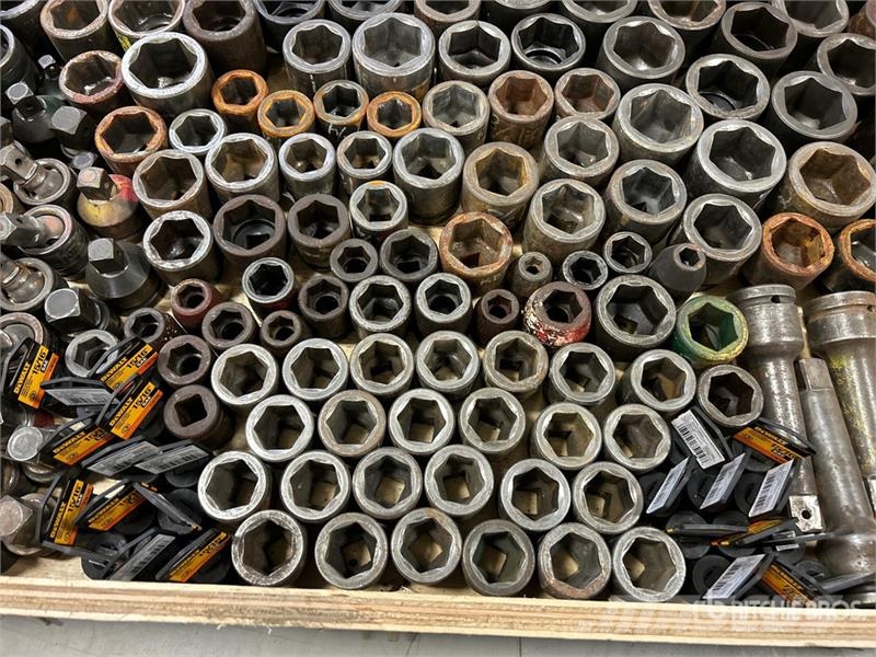  Quantity of Mechanics Impact Gun Sockets مكونات أخرى
