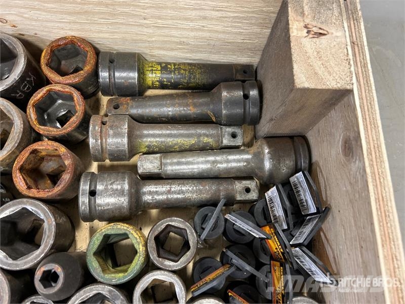  Quantity of Mechanics Impact Gun Sockets مكونات أخرى