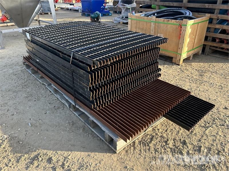 Quantity of Metal Bar Grating معدات البناء - غير ذلك