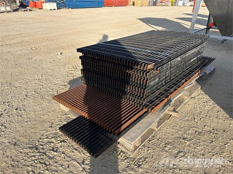  Quantity of Metal Bar Grating معدات البناء - غير ذلك