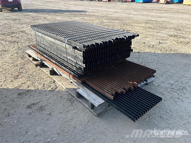  Quantity of Metal Bar Grating معدات البناء - غير ذلك