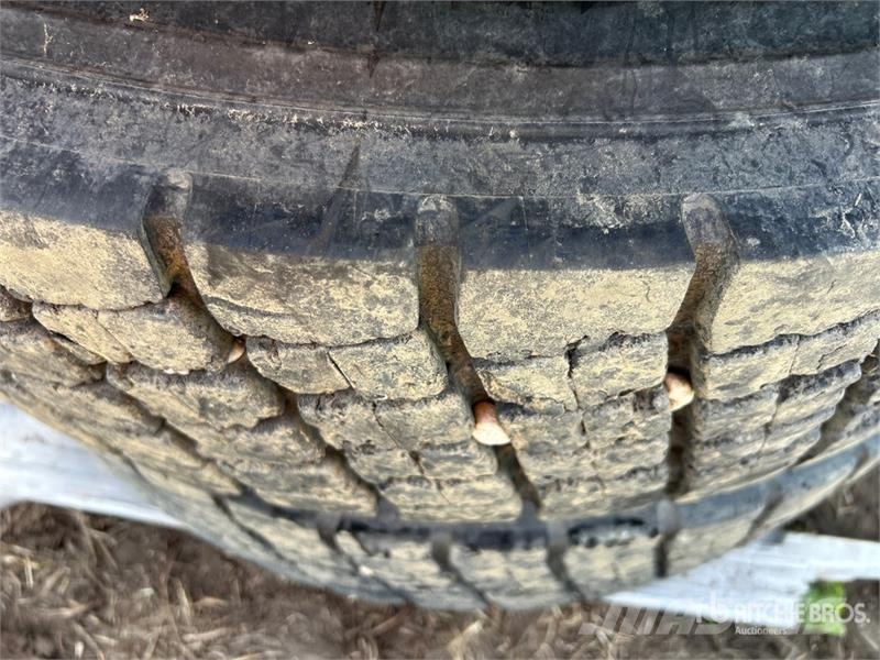 Quantity of Michelin 11R24.5 Tires Tyres, wheels and rims