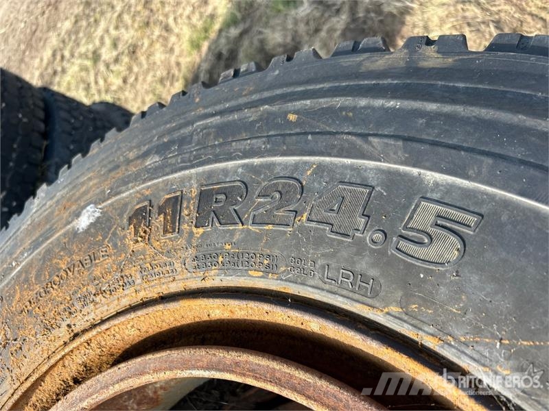 Quantity of Michelin 11R24.5 Tires Tyres, wheels and rims
