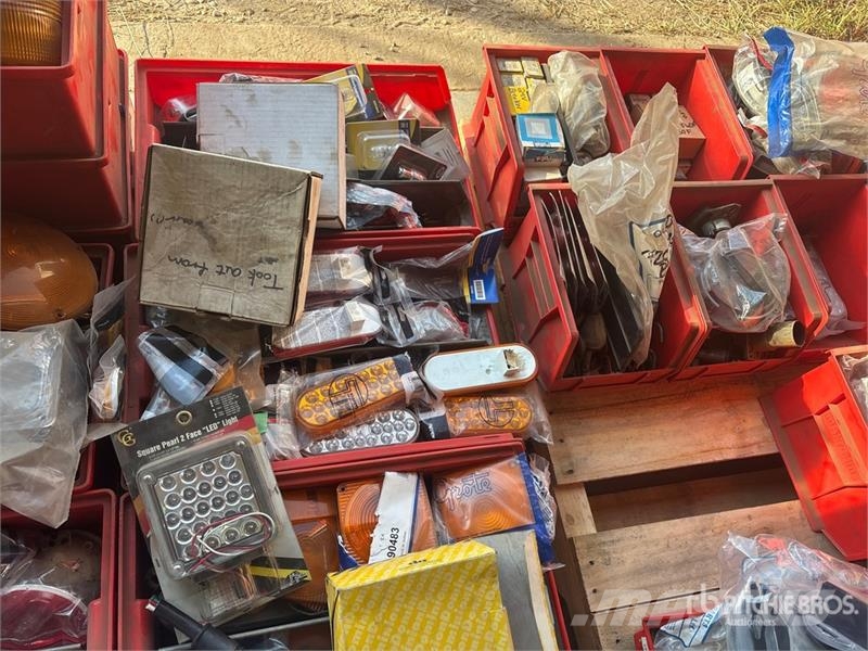 Quantity of Misc. Truck Parts (Unused) Transportes - Outros