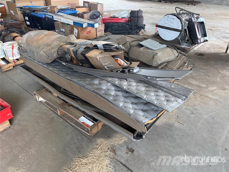 Quantity of Misc. Truck Parts Transportes - Outros
