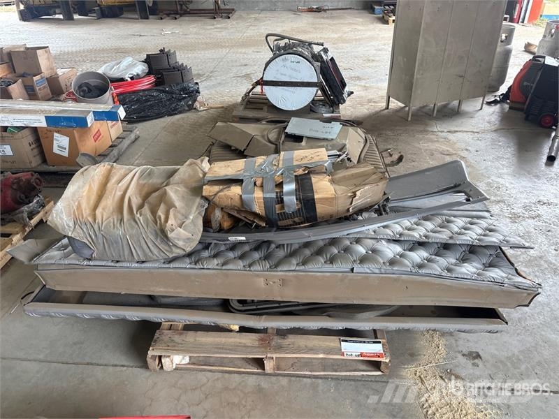 Quantity of Misc. Truck Parts Transportes - Outros