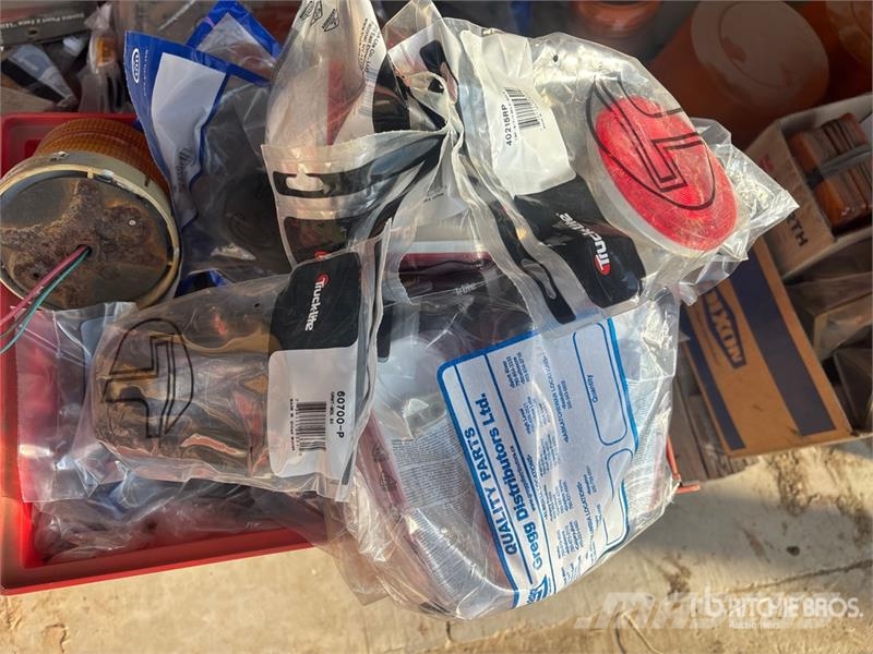 Quantity of Misc. Truck Parts (Unused) Transportes - Outros