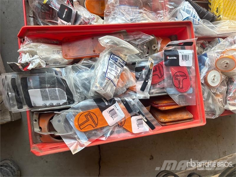 Quantity of Misc. Truck Parts (Unused) Transportes - Outros