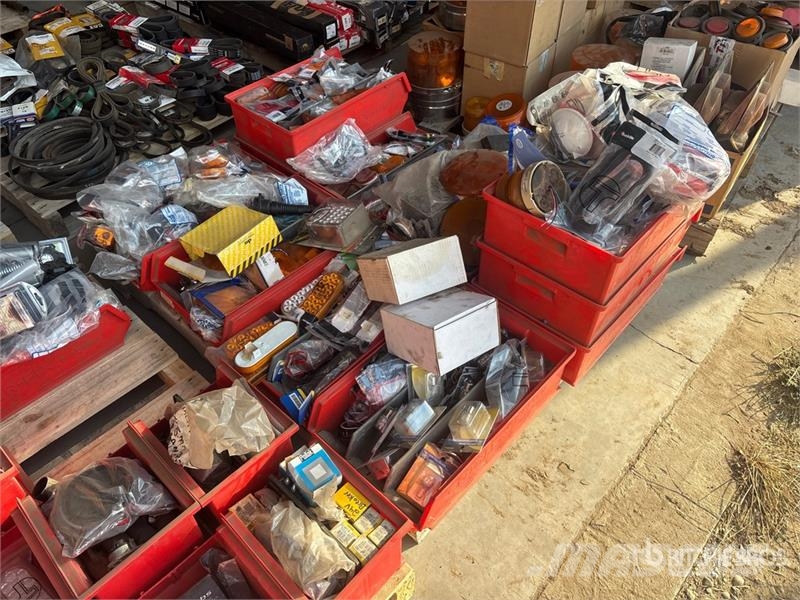 Quantity of Misc. Truck Parts (Unused) Transportes - Outros