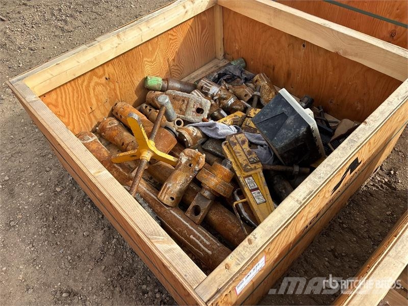 Quantity of Misc. Vermeer 40/55 Drill Bits & Parts Öl- und Gasbohrgeräte