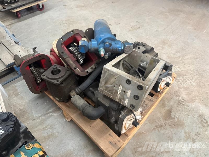 Quantity of Miscellaneous PTO Parts Drugi deli