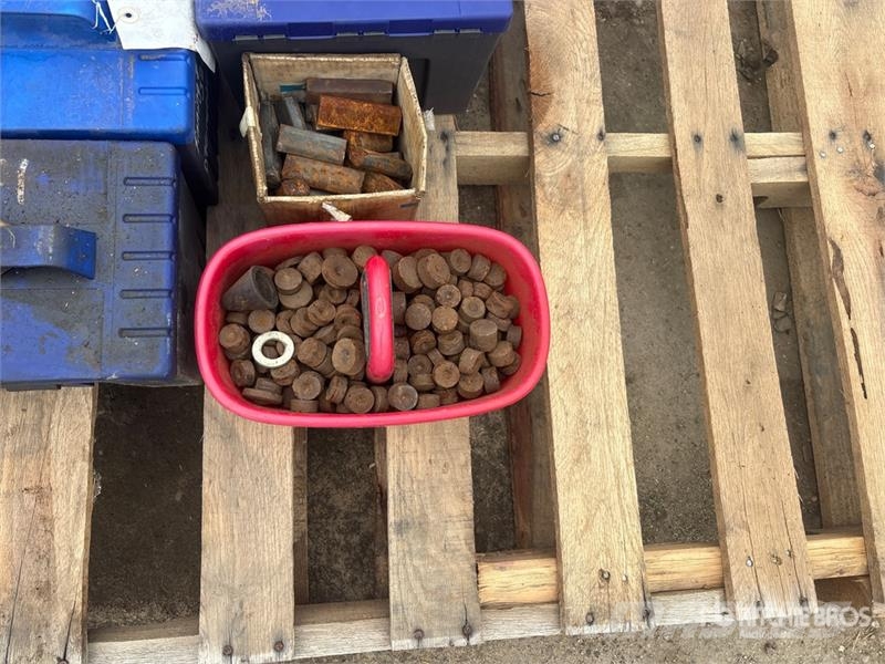  Quantity of Miscellaneous Bucket Teeth Drugi deli