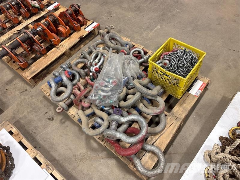 Quantity of Miscellaneous Rigging Kran-Teile und Zubehör